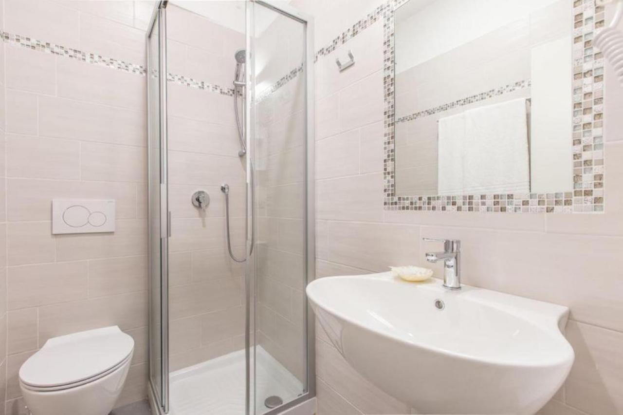 Chambre Triple avec Salle de Bains Privative